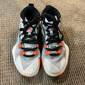 Nike Jordan Boys Basketball Shoes size 7.5